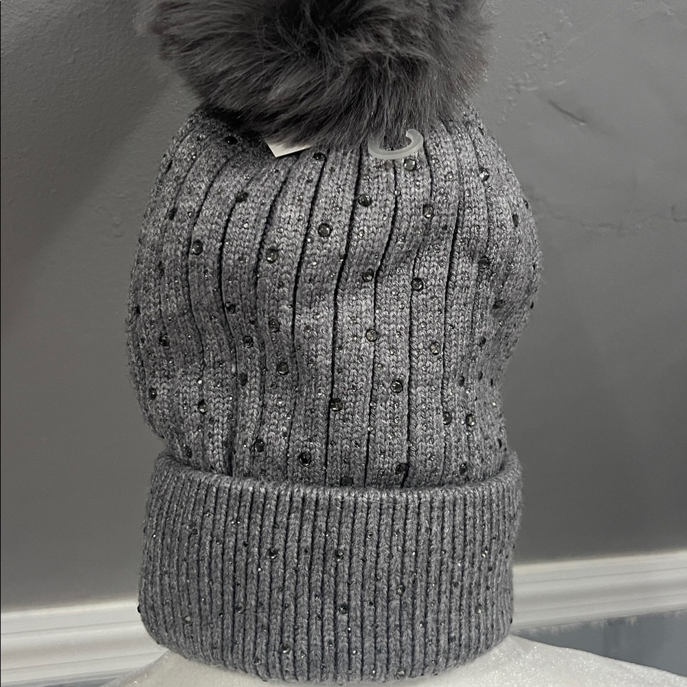 224. Gray Pom-Pom Knit Beanie - Picture 3 of 5